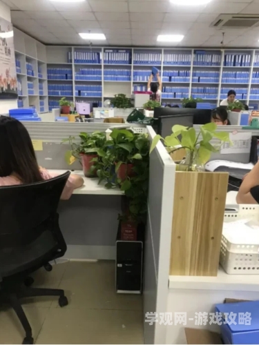 职场禁忌，与年下实习生的办公室秘密情事1 v 1h 年下养成